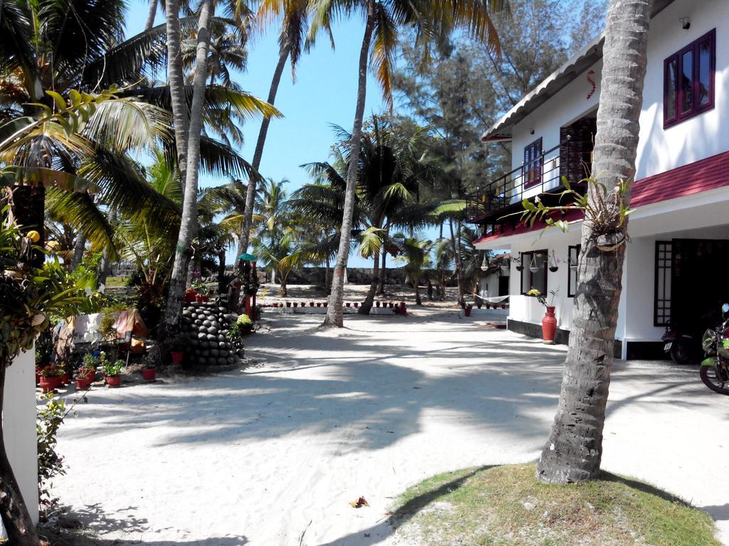 Royal Beach Abode Kochi Exterior photo