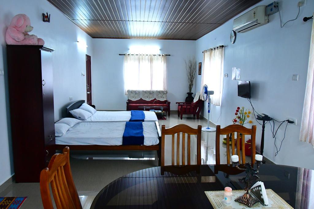 Royal Beach Abode Kochi Exterior photo