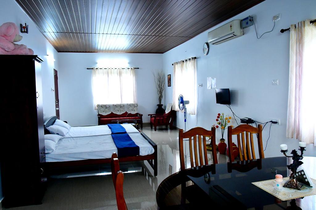 Royal Beach Abode Kochi Exterior photo